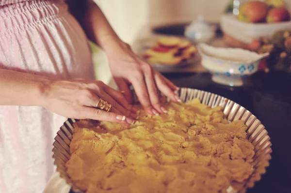 Matlagning äppelpaj — Stockfoto