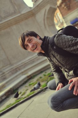 adam ve güvercinler