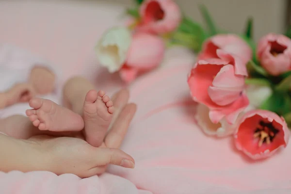 Pies de niños — Foto de Stock