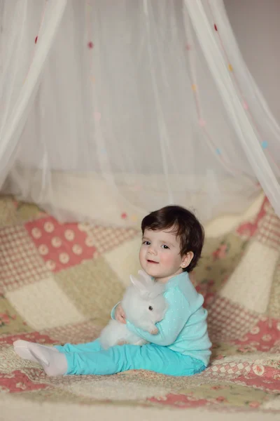 Girl and rabbit — Stock Photo, Image