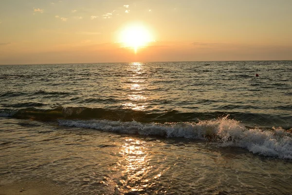 Morgendämmerung auf dem Meer — Stockfoto