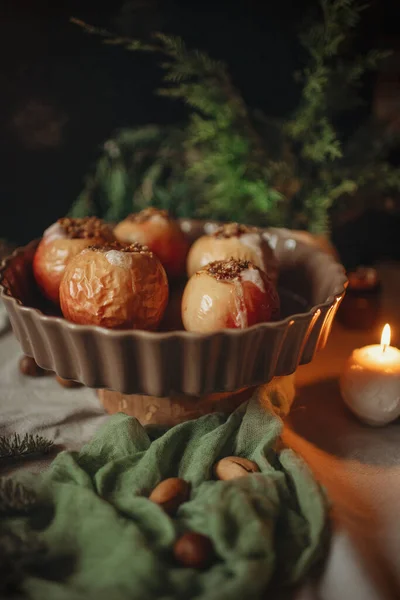 Plato Dieta Manzanas Horno Con Miel Una Clave Oscura —  Fotos de Stock