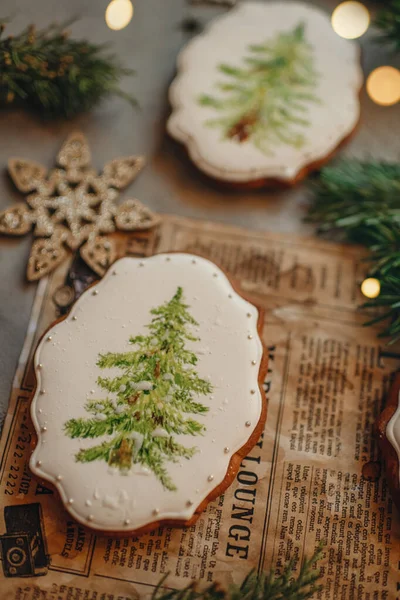 Galletas Miel Jengibre Cubierto Con Hielo Con Patrón Año Nuevo — Foto de Stock