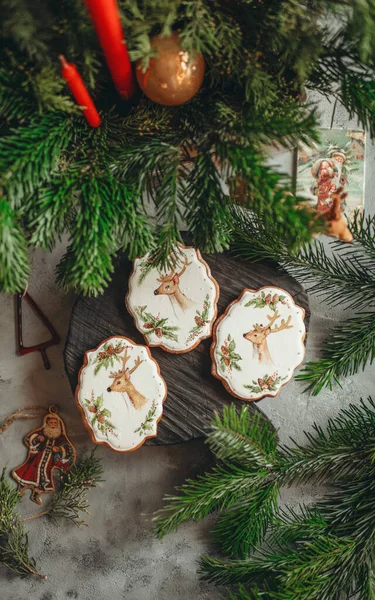 Печенье Медовые Пряники Покрыты Глазурью Новогодним Рисунком — стоковое фото
