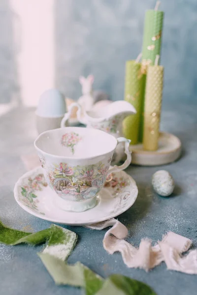 Primavera Páscoa Ainda Vida Ovos Páscoa Cores Pastel Com Flores — Fotografia de Stock