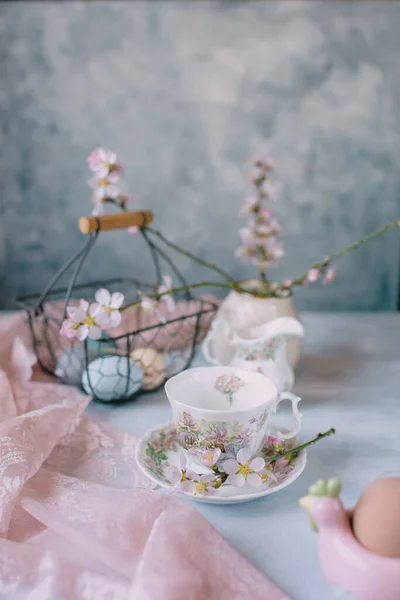 Frühling Osterstillleben Ostereier Pastellfarben Mit Blumen — Stockfoto