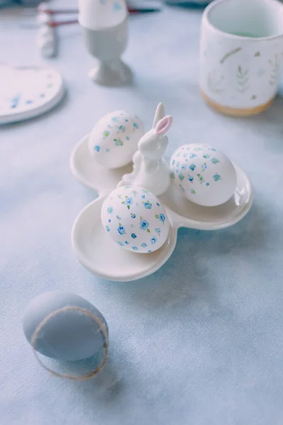 Eier Färben Für Die Osterfeiertage Blautönen — Stockfoto