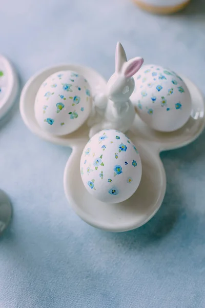 Χρωματισμός Αυγών Για Τις Διακοπές Άνοιξη Του Πάσχα Μπλε Τόνους — Φωτογραφία Αρχείου