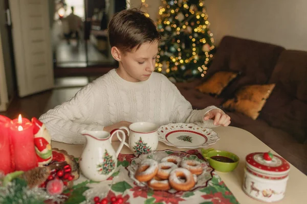Child Eating Dessert Christmas Table — Stock fotografie