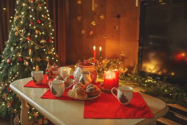Стіл Прикрашений Різдвяним Декором Гала Вечері — стокове фото