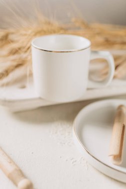 Beyaz kupa, beyaz kupa, rustik stil kupa modeli, ekolojik ürün.