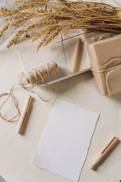 Blank Paper Card Mockup Envelope Rustic Style Eco Friendly Wedding — ストック写真