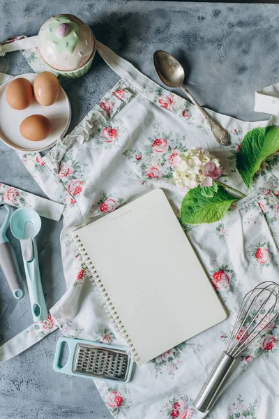 Recipe Book Mockup Kitchen Table Kitchen Utensils Vintage Style — Stockfoto