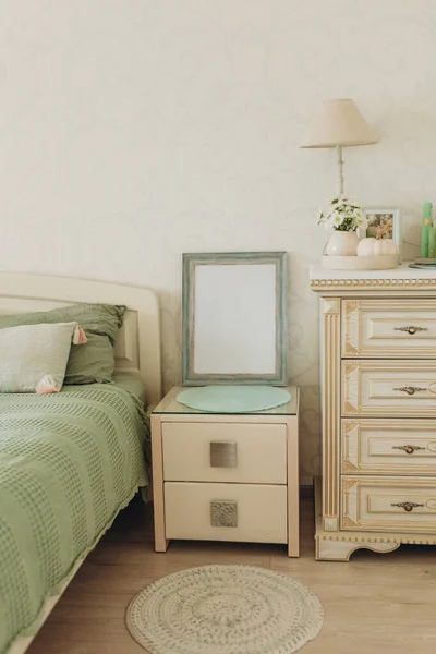 卧室内部 橄榄色 复古风格 — 图库照片