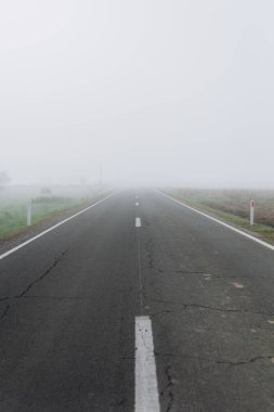 Yol, yol, dağ yolu sisli, yol gezisi