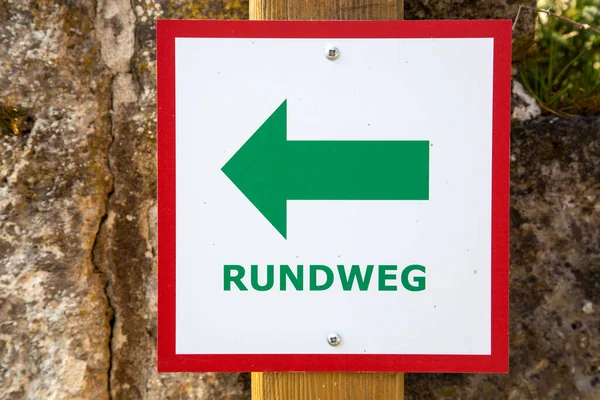 Γερμανική Κατευθυντική Πινακίδα Rundweg Που Μεταφράζεται Αγγλικά Κυκλική Διαδρομή — Φωτογραφία Αρχείου