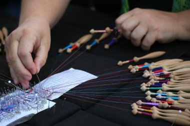 Dantelli geleneksel dikiş işi
