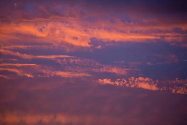 Ciel Couchant Dramatique Lunaire Avec Nuages — Photo