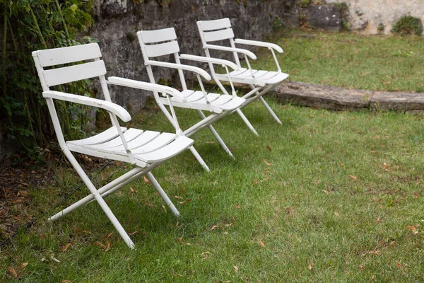 Açık Havada Katlanabilir Tahta Sandalyeler — Stok fotoğraf