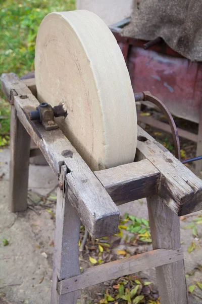 Old Sharpening Stone Wheel — ストック写真