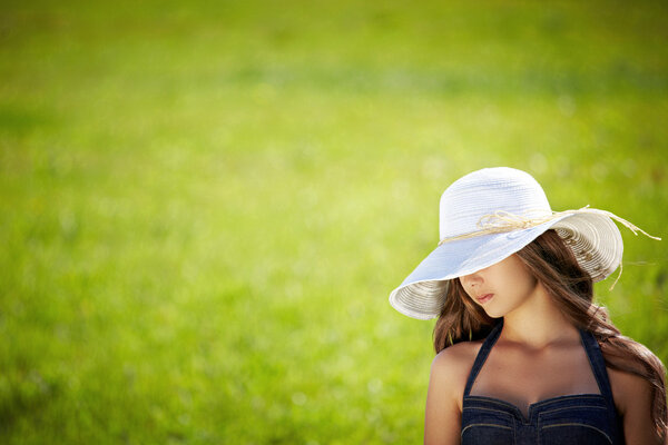 Девушка - улыбка - счастье - стиль жизни - романтика
