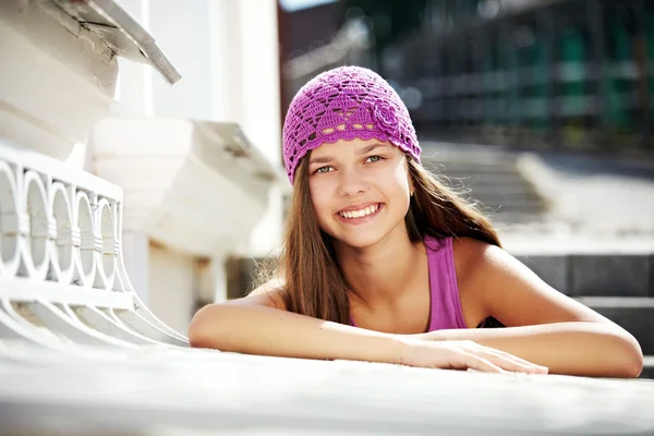 Chica - sonrisa - felicidad - Estilo de vida - romance — Foto de Stock