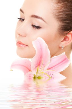 sevimli kadın çiçek