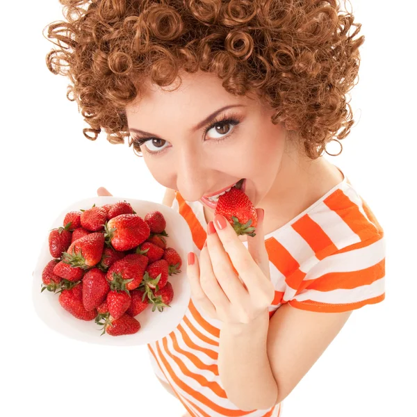 白い背景にイチゴと楽しい女性 — ストック写真
