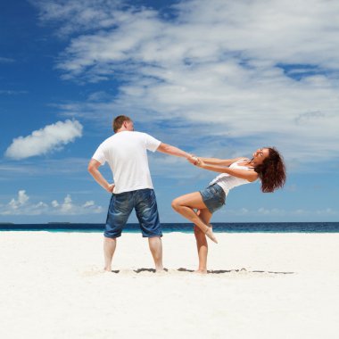 Kumsaldaki mutlu çift