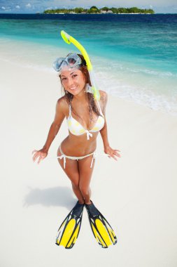 kadın plaj şnorkel ile eğlenceli bir