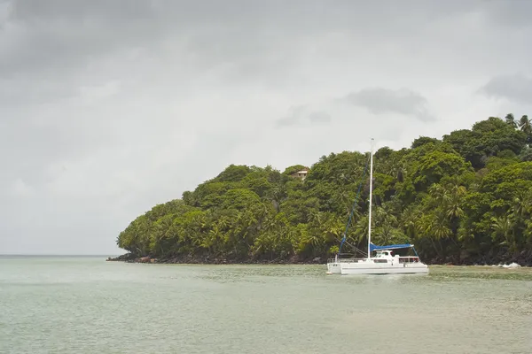 Moored boat in Devil's Island — Stock Photo, Image