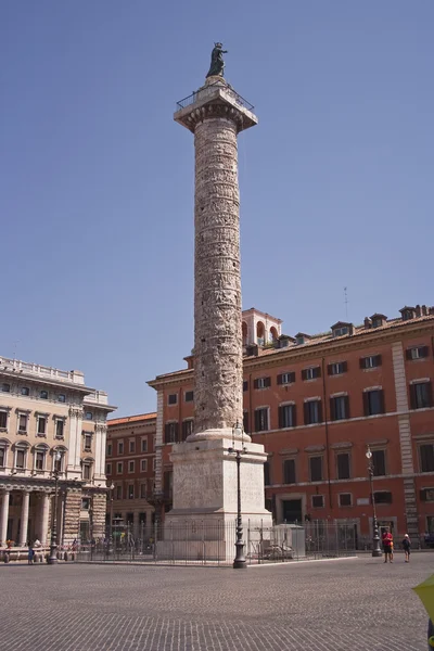 Slavné náměstí Piazza Colonna — Stock fotografie