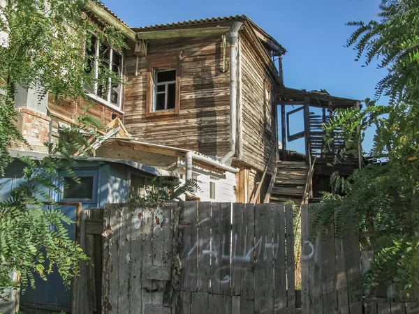 İki Katlı Ahşap Ev 'in İkinci Katındaki Yangının Sonuçları 