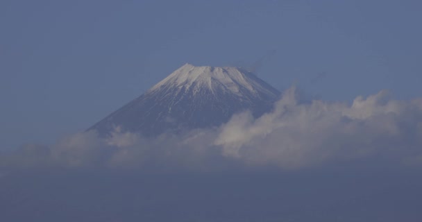 일본의 맑은 날에 하늘에 떠 있는 Mt.Fuji 긴 샷 — 비디오