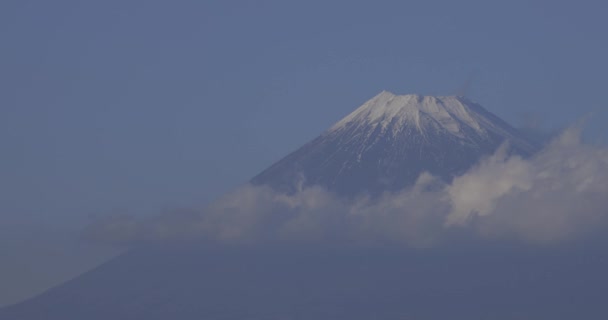 Mt.Fuji no céu azul no Japão dia ensolarado tiro longo — Vídeo de Stock