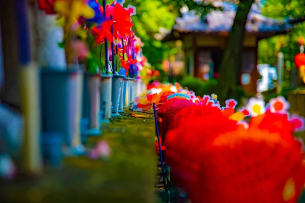 Statue Guardian Wearing Red Hat Daytime Minato District Tokyo Japan — Stock Photo, Image