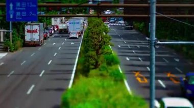 Tokyo 'da Kanpachi Bulvarı' ndaki şehir merkezinde gündüz vardiyasında bir zaman aralığı.