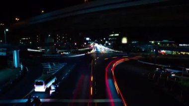 Setagaya Tokyo 'da şehir merkezindeki şehir sokağının gece çekimleri.