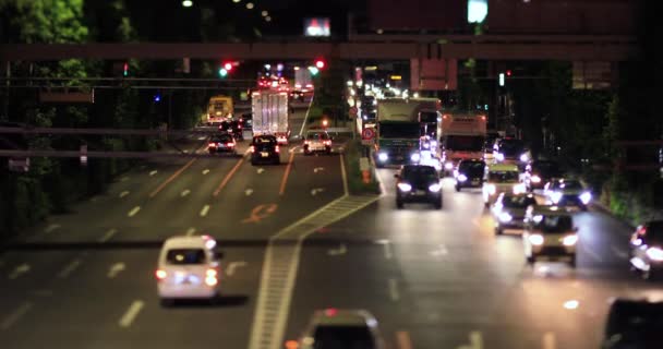 Setagaya Tokyo tilt vardiya şehir merkezinde bir gece şehir sokak — Stok video