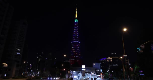 Освещенная Токийская башня ночью — стоковое видео