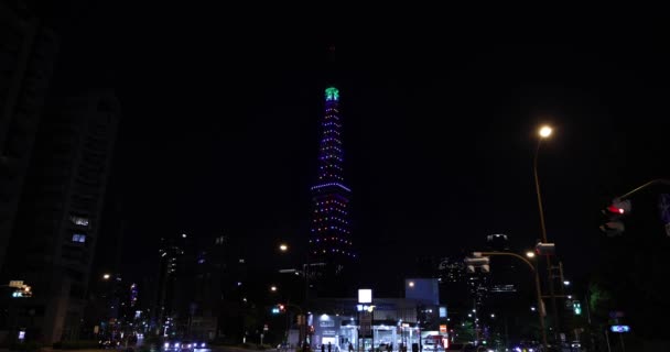 A Tokyo Torony éjszakai kikapcsolása — Stock videók