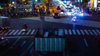 Shibuya Tokyo tilt vardiya neon kasabasında scramble geçiş bir timelapse