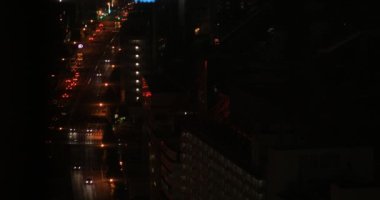 Shinagawa Tokyo yüksek açılı bir gece şehir manzarası.