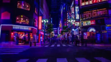 Setagaya Tokyo 'daki neon kasabanın gece zoom' u