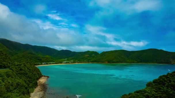 A timelapse of the promontory near the blue ocean in Amami oshima Kagoshima zoom — Vídeo de stock