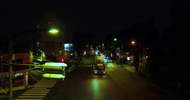 Ein nächtlicher Zeitraffer der Stadtstraße in der Innenstadt in suginami tokyo — Stockvideo