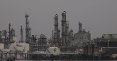 Yokkaichi Mie Japonya 'daki sanayi bölgesinde fabrika.