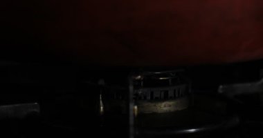 Mutfakta tava altında ısı Ateşleme