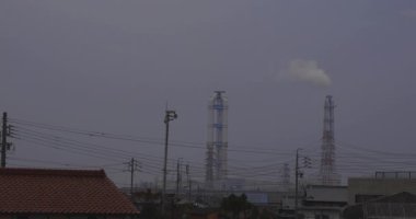 Yokkaichi Mie Japonya 'daki sanayi bölgesinde fabrika.