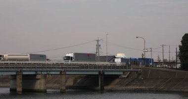 Yokkaichi Mie Japonya 'daki sanayi bölgesinde fabrika.